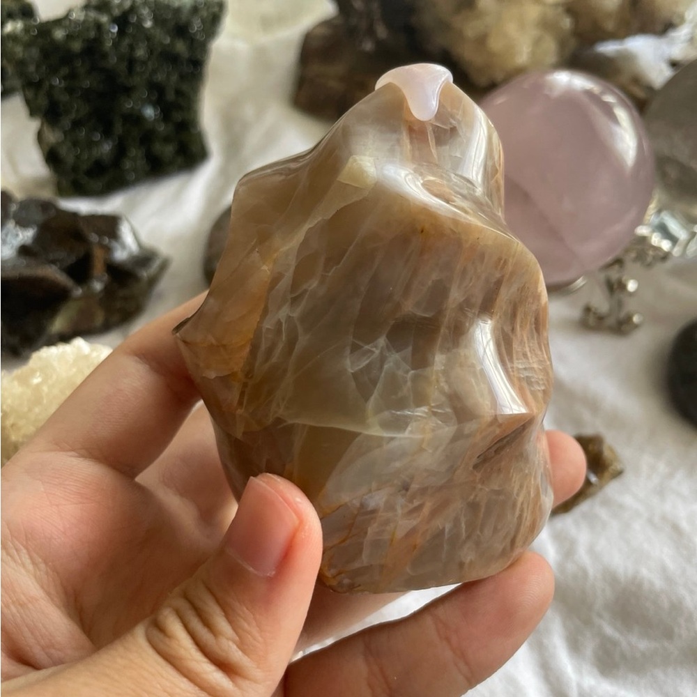 peach moonstone flame